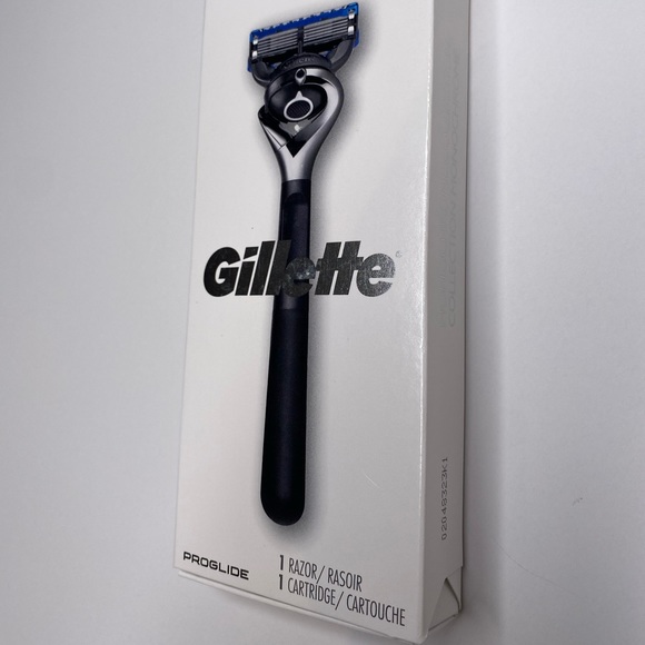 Gillette & Bic Razors - Picture 5 of 7